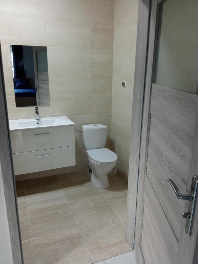 Czerwony Szafir Grodzisk Hostel Гродзиск Мазовецки Екстериор снимка