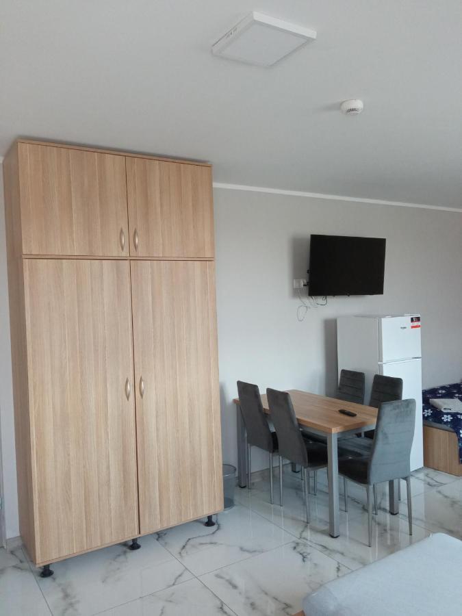 Czerwony Szafir Grodzisk Hostel Гродзиск Мазовецки Екстериор снимка