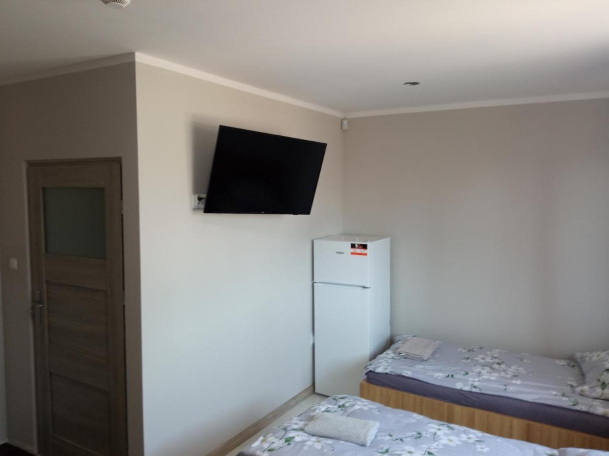Czerwony Szafir Grodzisk Hostel Гродзиск Мазовецки Екстериор снимка