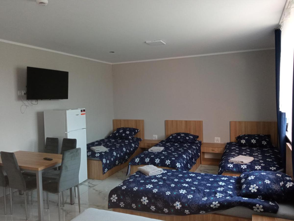 Czerwony Szafir Grodzisk Hostel Гродзиск Мазовецки Екстериор снимка