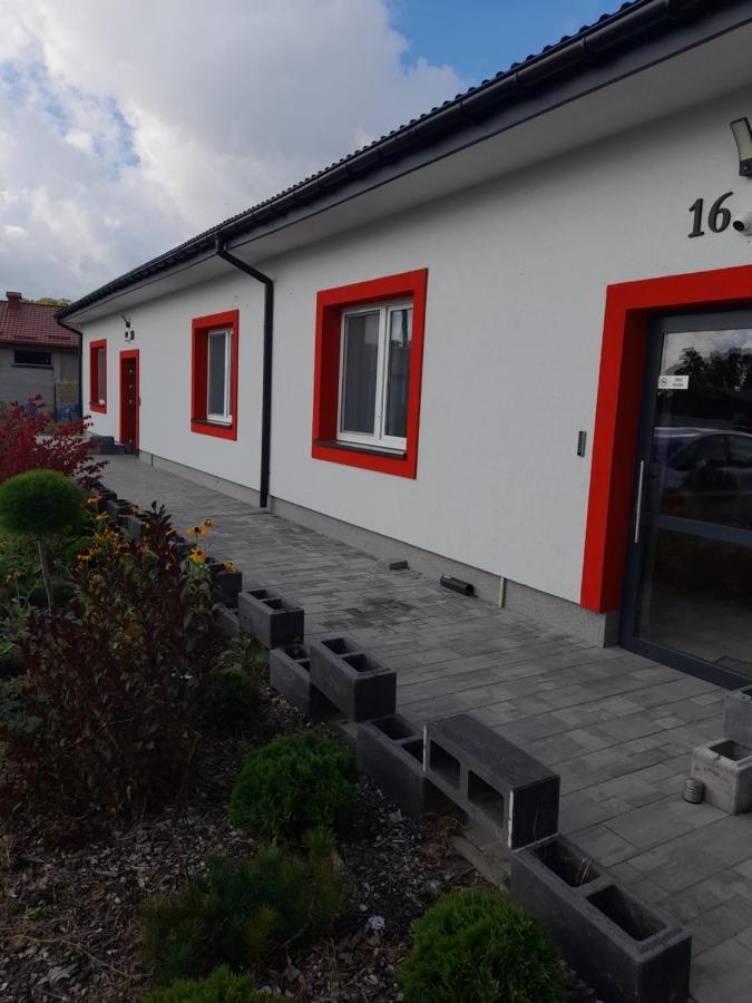 Czerwony Szafir Grodzisk Hostel Гродзиск Мазовецки Екстериор снимка