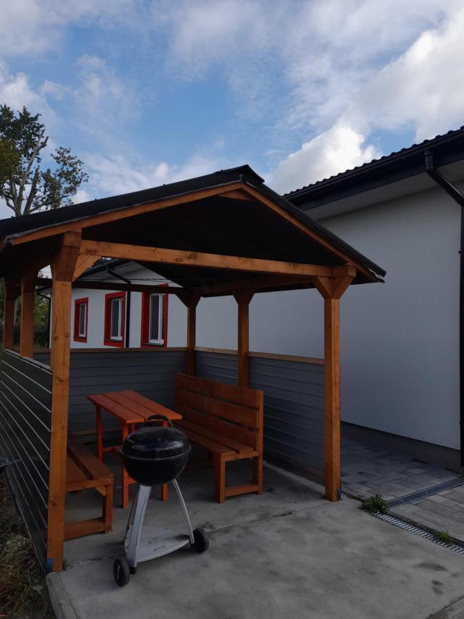 Czerwony Szafir Grodzisk Hostel Гродзиск Мазовецки Екстериор снимка